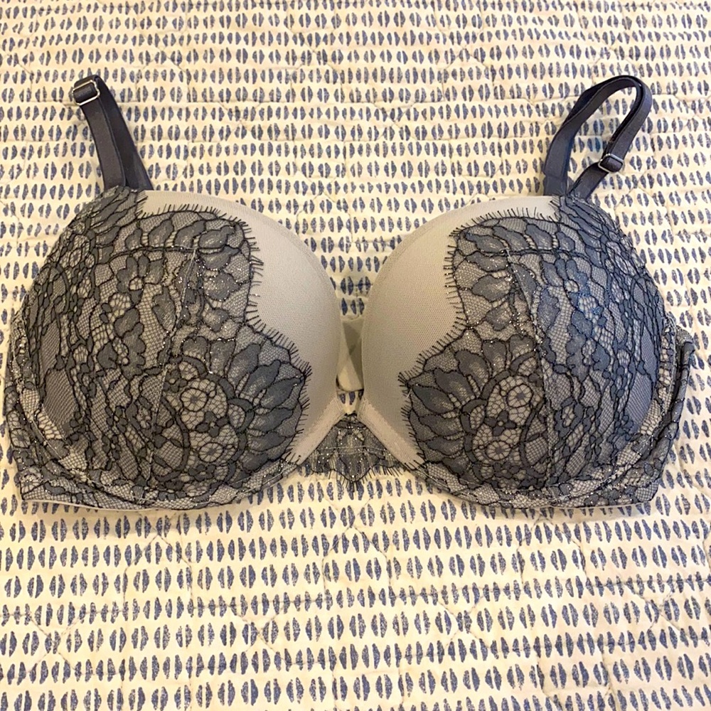 Victoria secret very sexy push-up bra